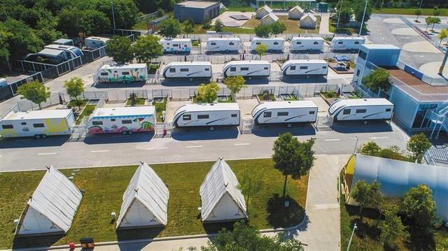 六月十四日航拍 連霍高速高橋服務區西安金蝸牛房車露營地服務體驗